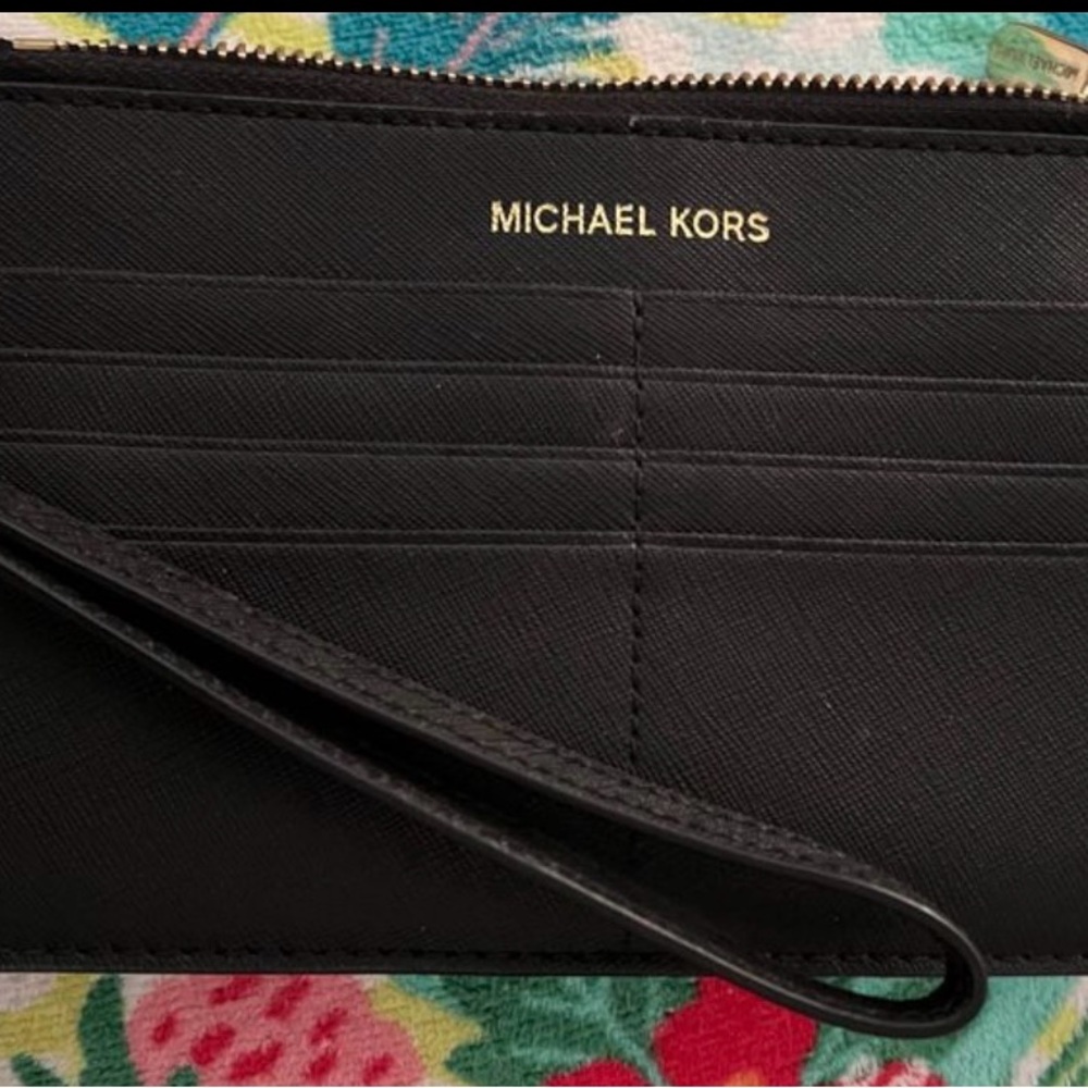 Michael Kors wallet/wristlet